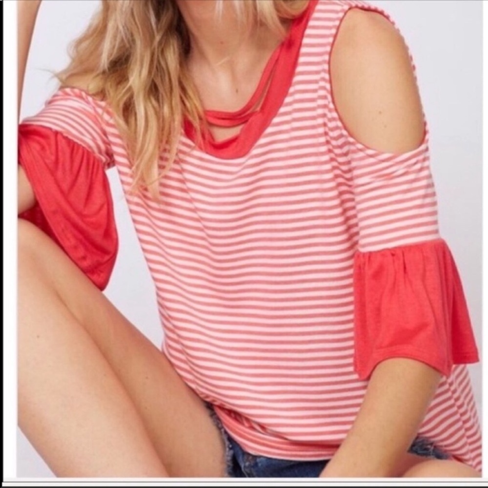 New Cold Shoulder Ruffled Blouse - Picture 1 of 3